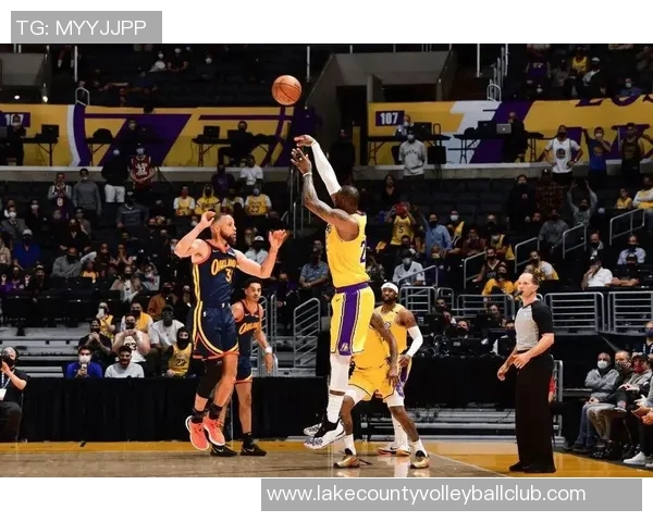 湖人勇士激战回放2021年1月19日精彩瞬间重温与分析