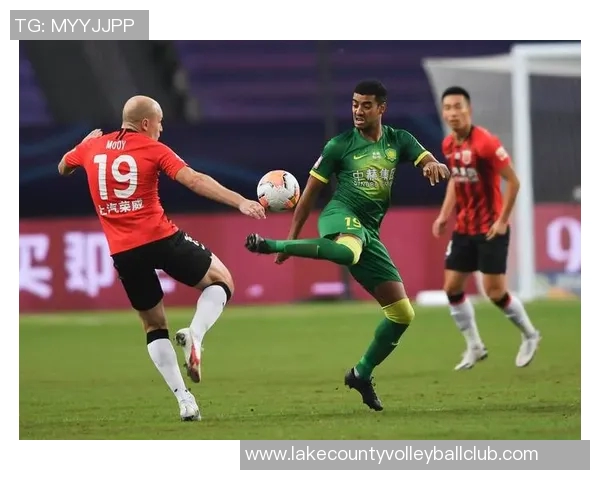 查尔顿U23队迎战强敌全力争胜展现年轻球员风采