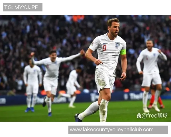 劳塔罗引领新风潮足球场上的年轻巨星崛起之路与挑战