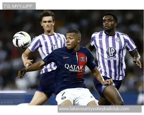 圣埃蒂安主场迎战雷Rennes双方争夺法甲宝贵积分的精彩对决 圣埃蒂安主场迎战雷Rennes双方争夺法甲宝贵积分的精彩对决